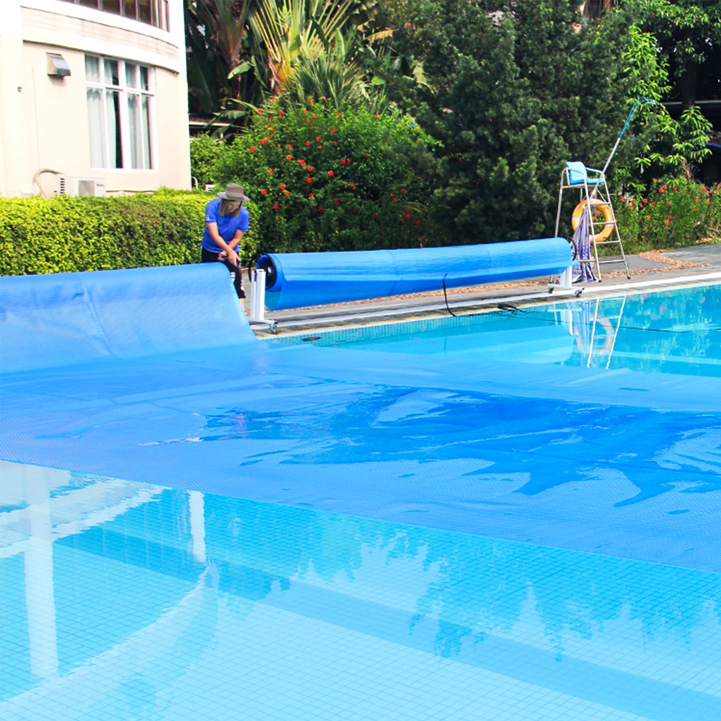 Patiojoy Rectangle Swimming Pool Cover 12-MIL Heat Retaining Pool Solar Blanket for Above-Ground and In-Ground Pools