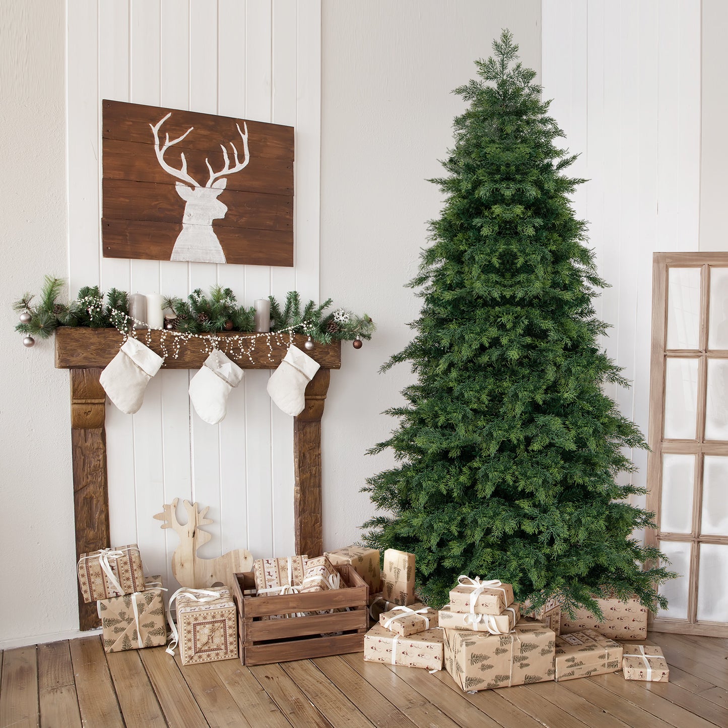 Topbuy 6 FT Artificial Christmas Tree Hinged Xmas Spruce Tree with 721 Branch Tips Foldable Metal Stand